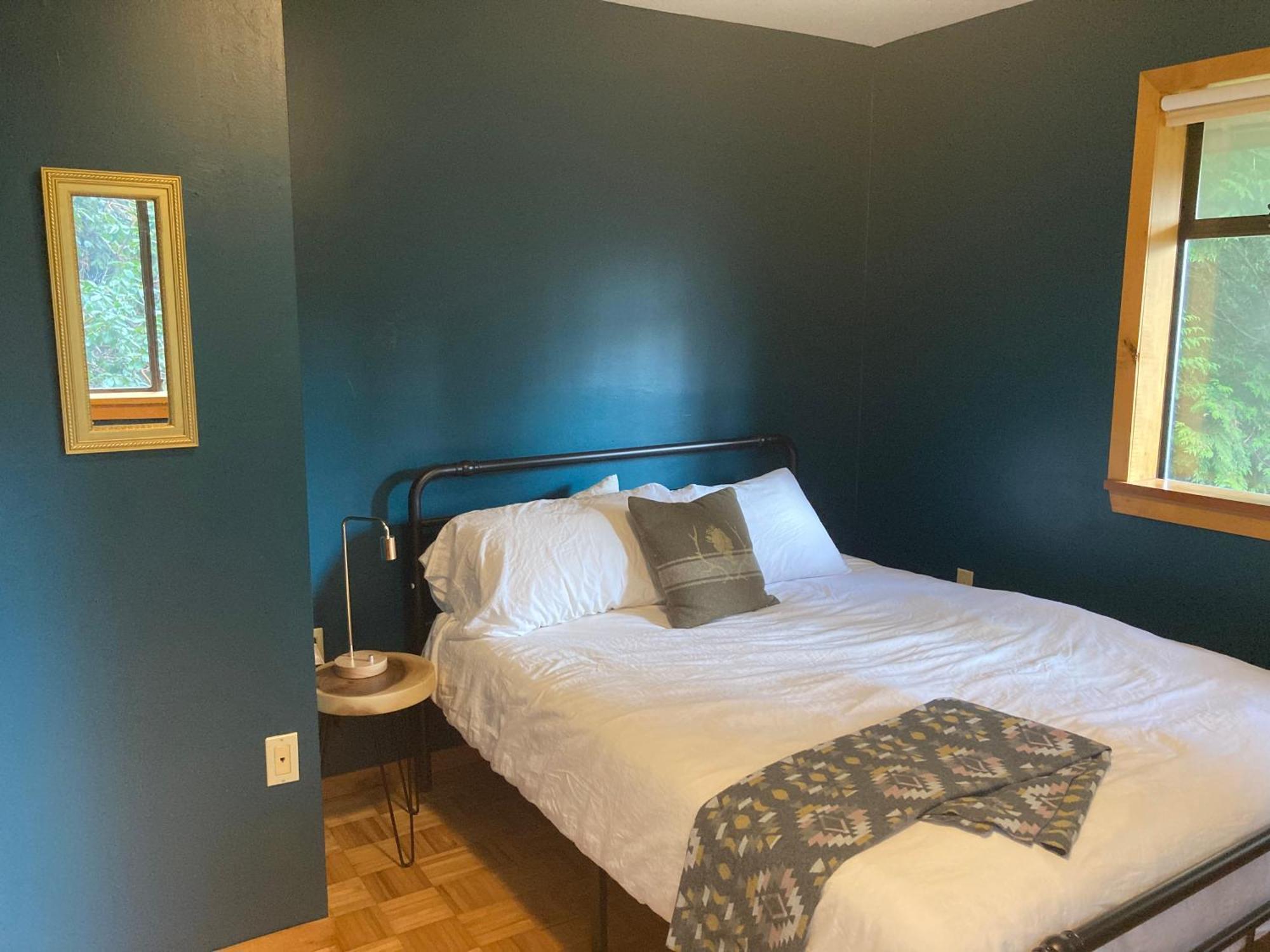Forest Haven Hideaway Roberts Creek Экстерьер фото